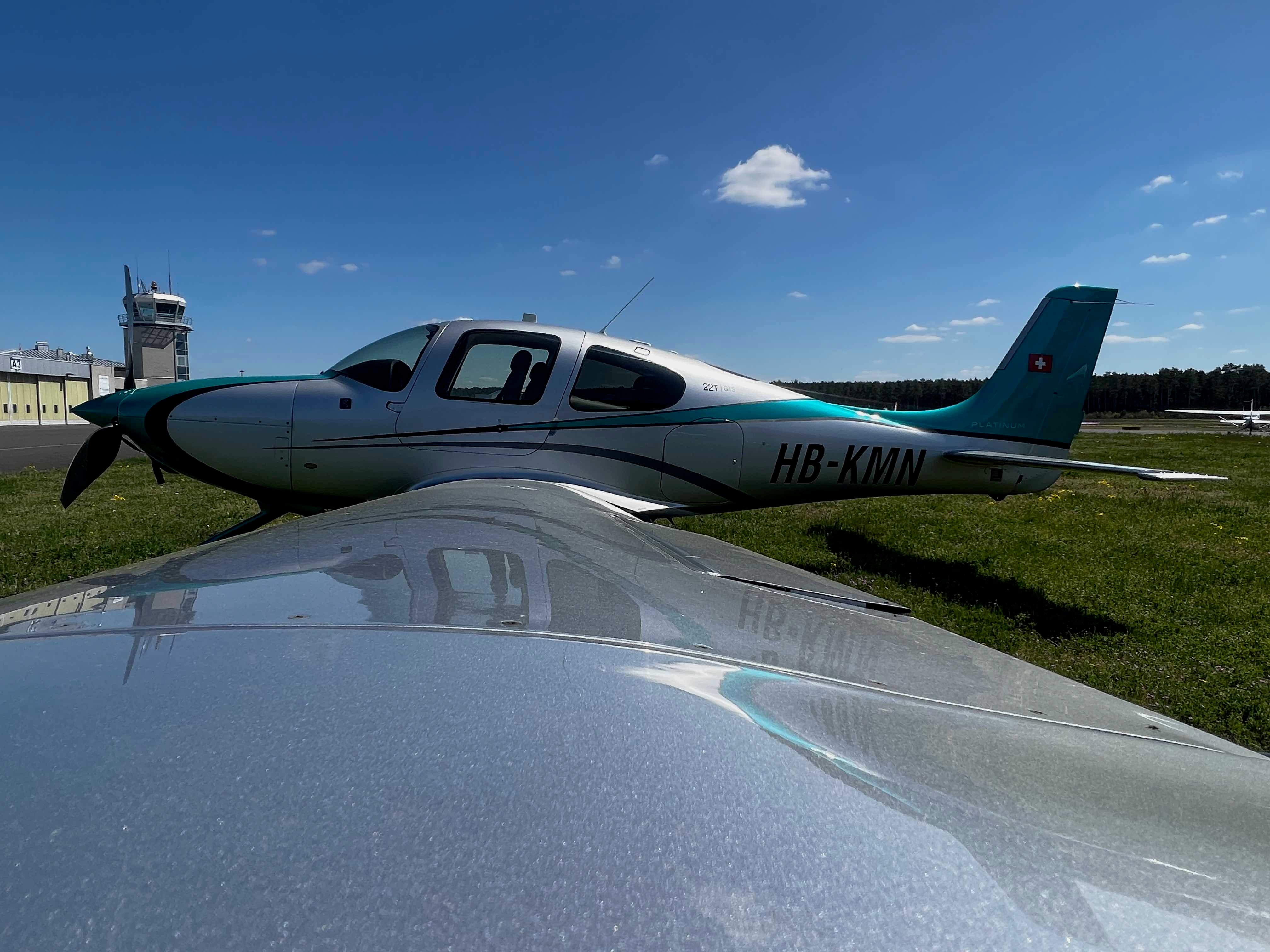 2015 Cirrus Design SR22T G5 GTS, photo 2