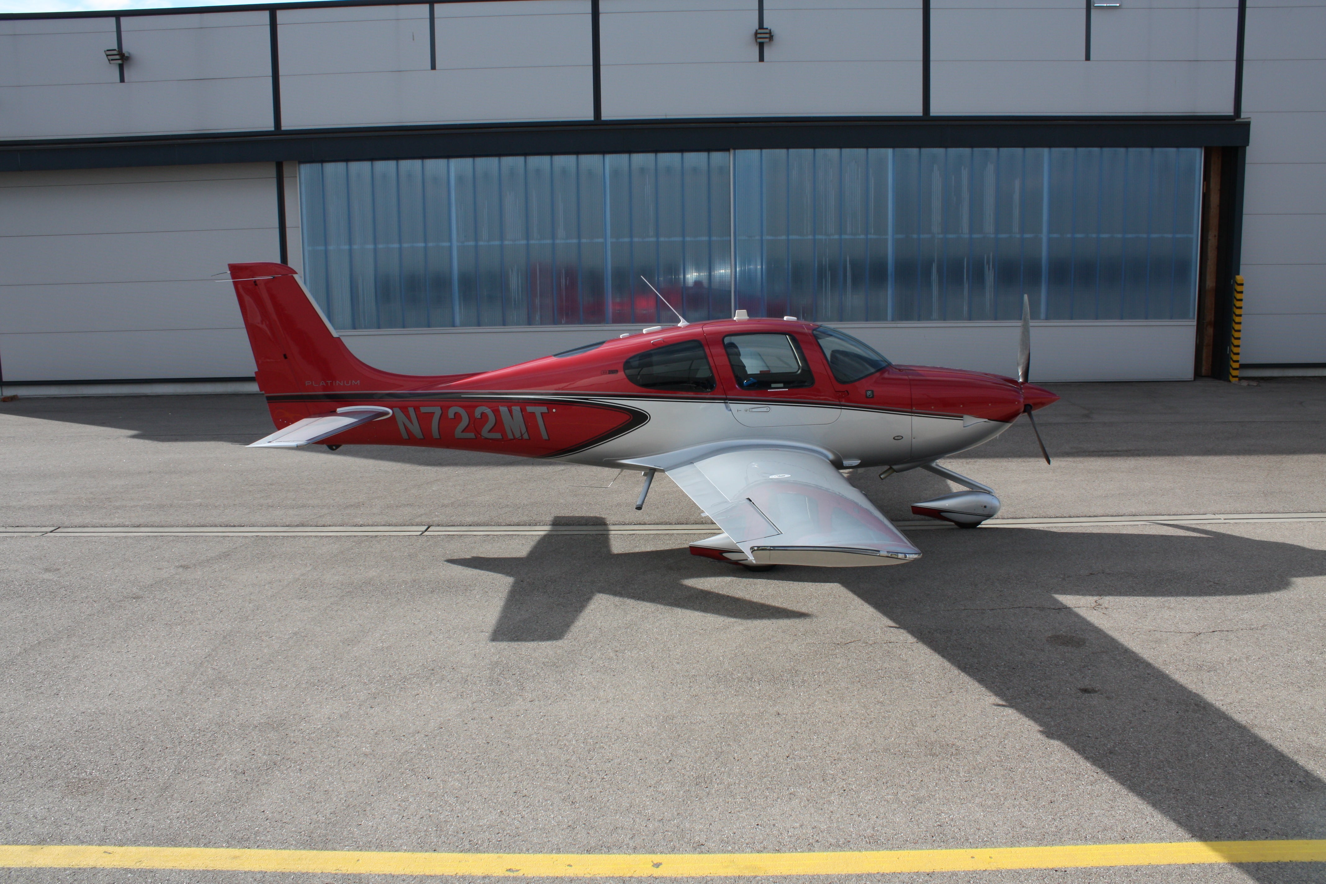 2023 Cirrus SR22 GTS G6, photo 2