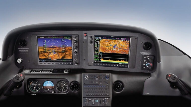 SR20 Cirrus Aircraft | Comfortable Cabin with Lifestyle Features