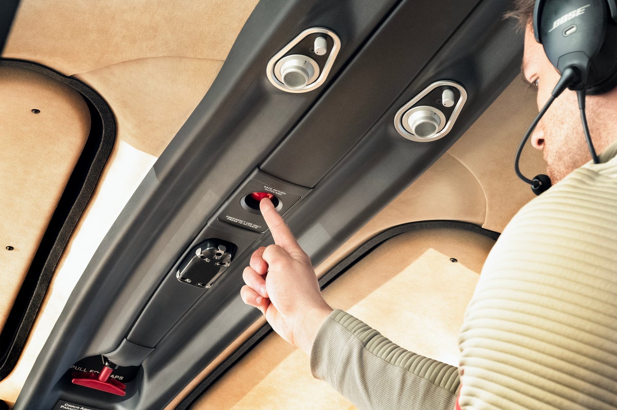 Cirrus SR Series G7+ Achieves EASA and UK CAA Type Certifications 