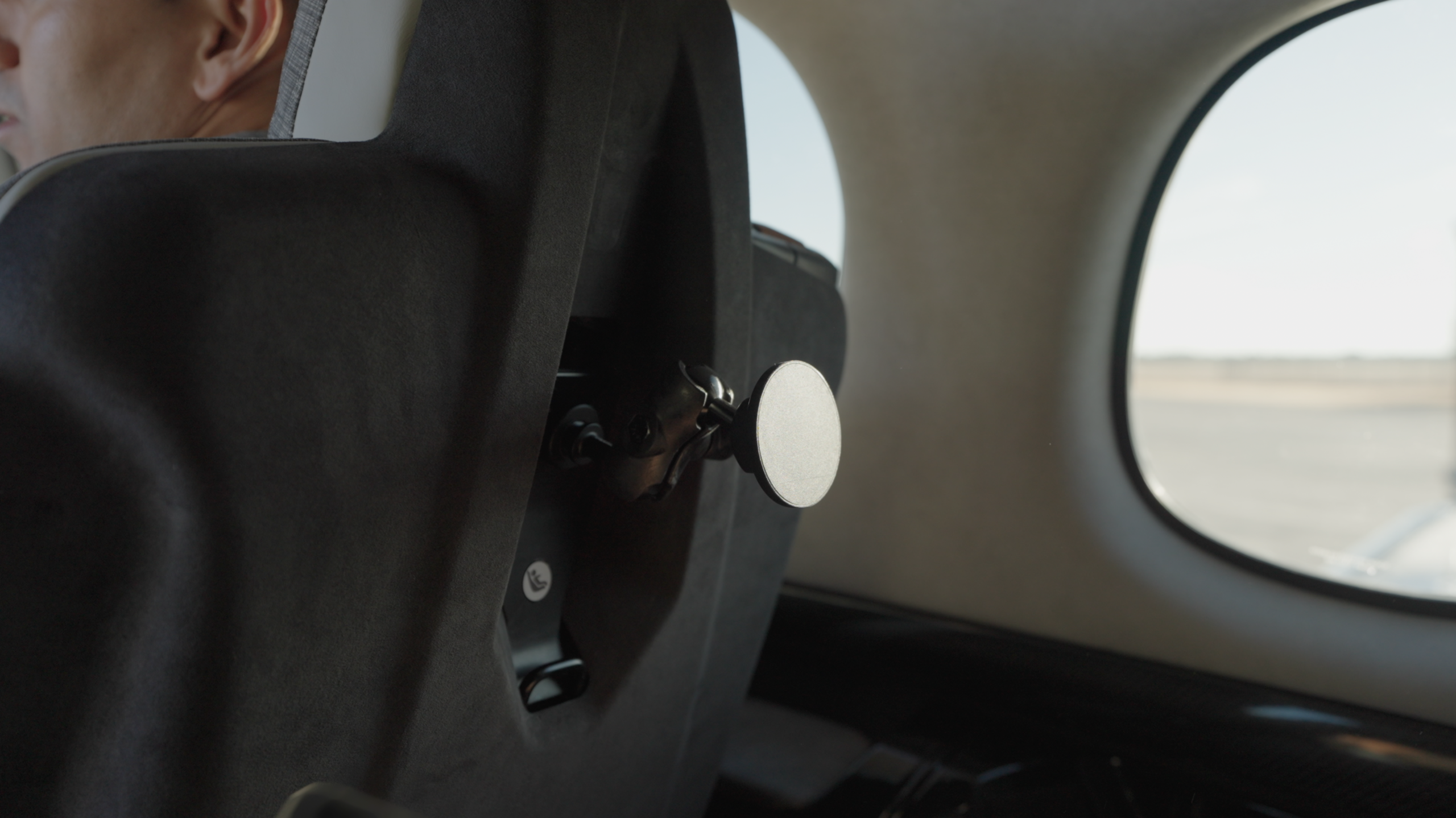 vision jet passenger device mount for mobile devices