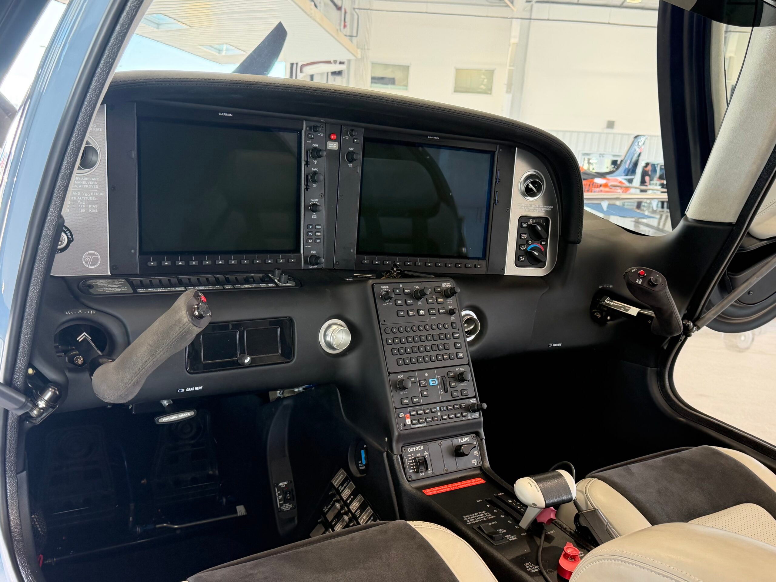 2023 Cirrus SR22T G6 GTS (N81AE), photo 8