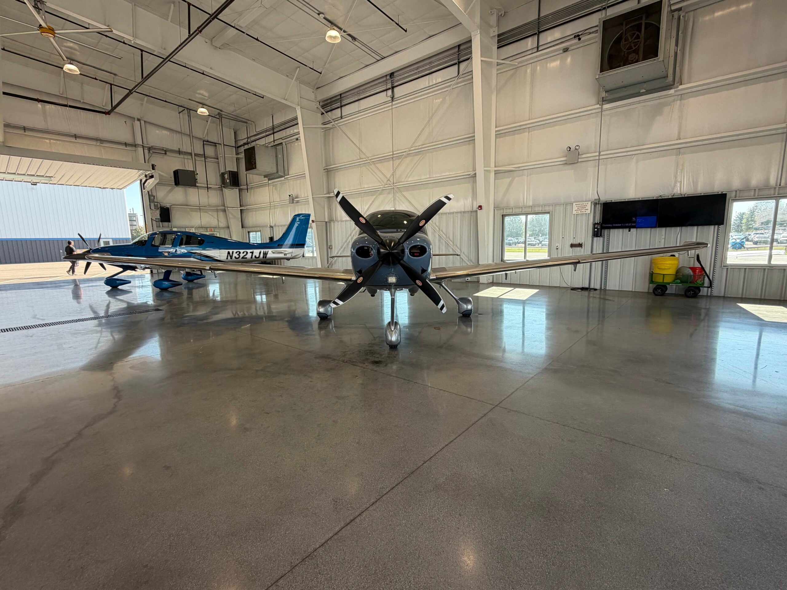2023 Cirrus SR22T G6 GTS (N81AE), photo 4