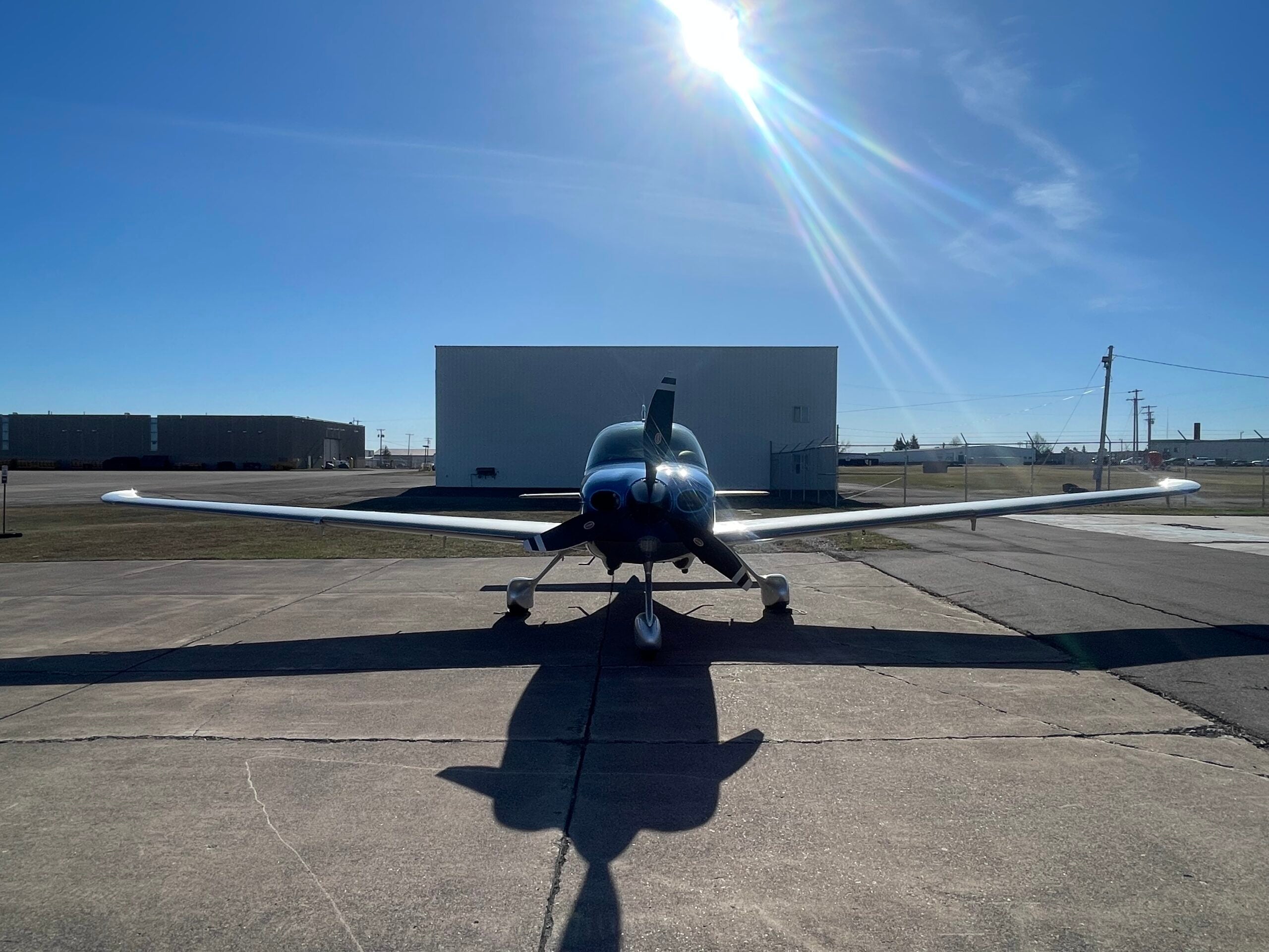 2018 Cirrus SR22 G6 GTS, photo 2