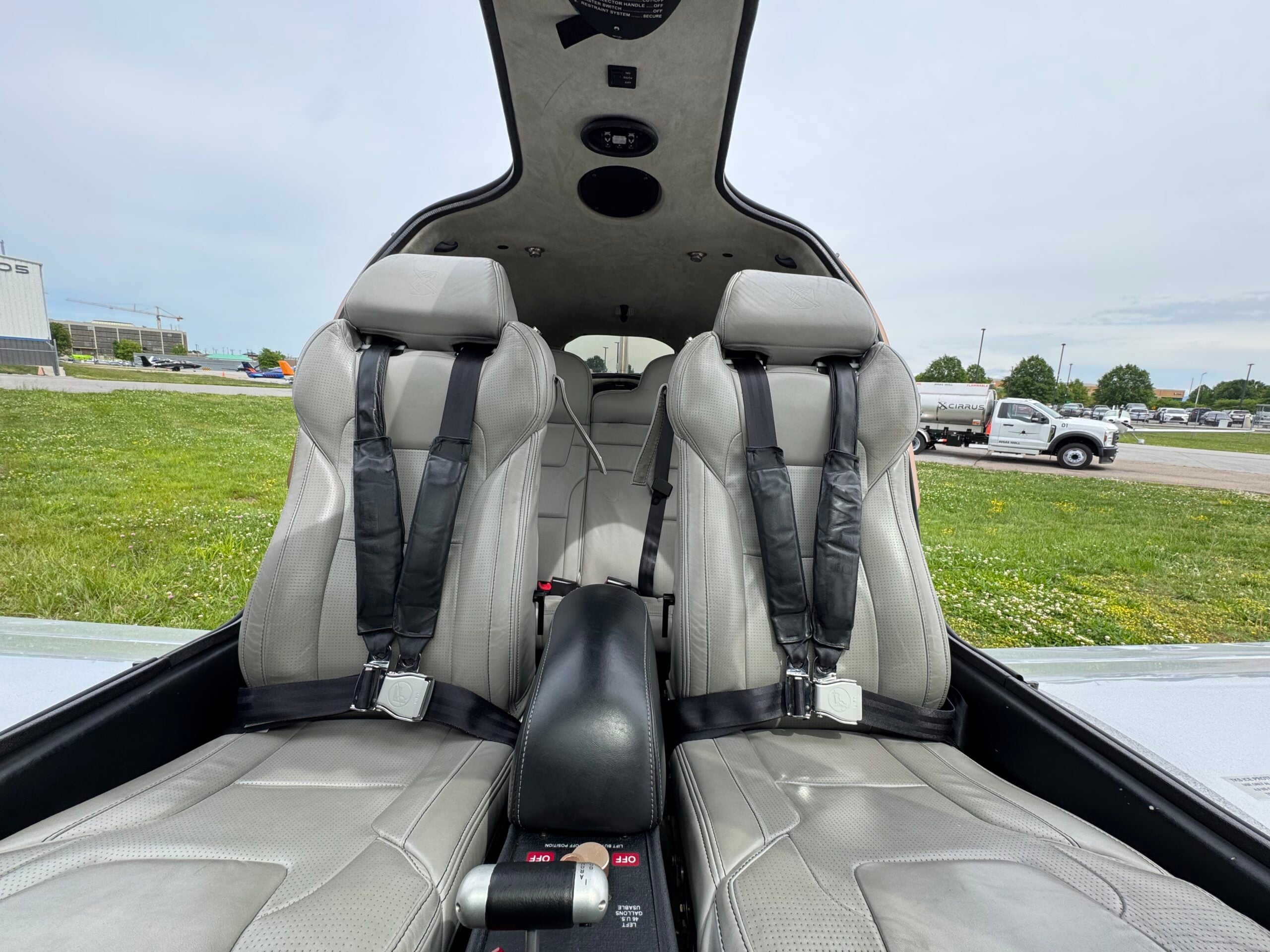 2017 Cirrus SR22 G6 GTS, photo 9