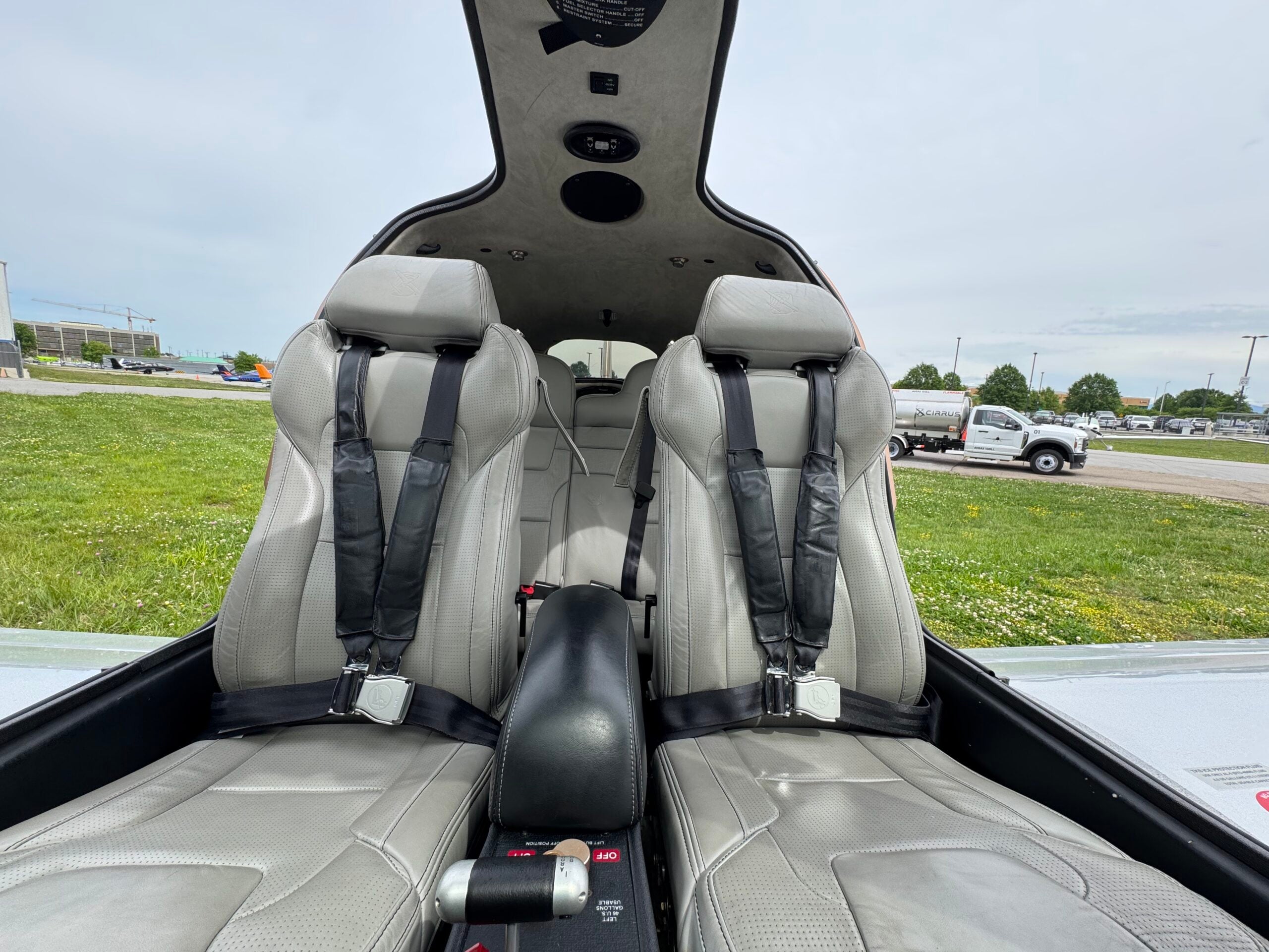 2017 Cirrus SR22 G6 GTS, photo 8