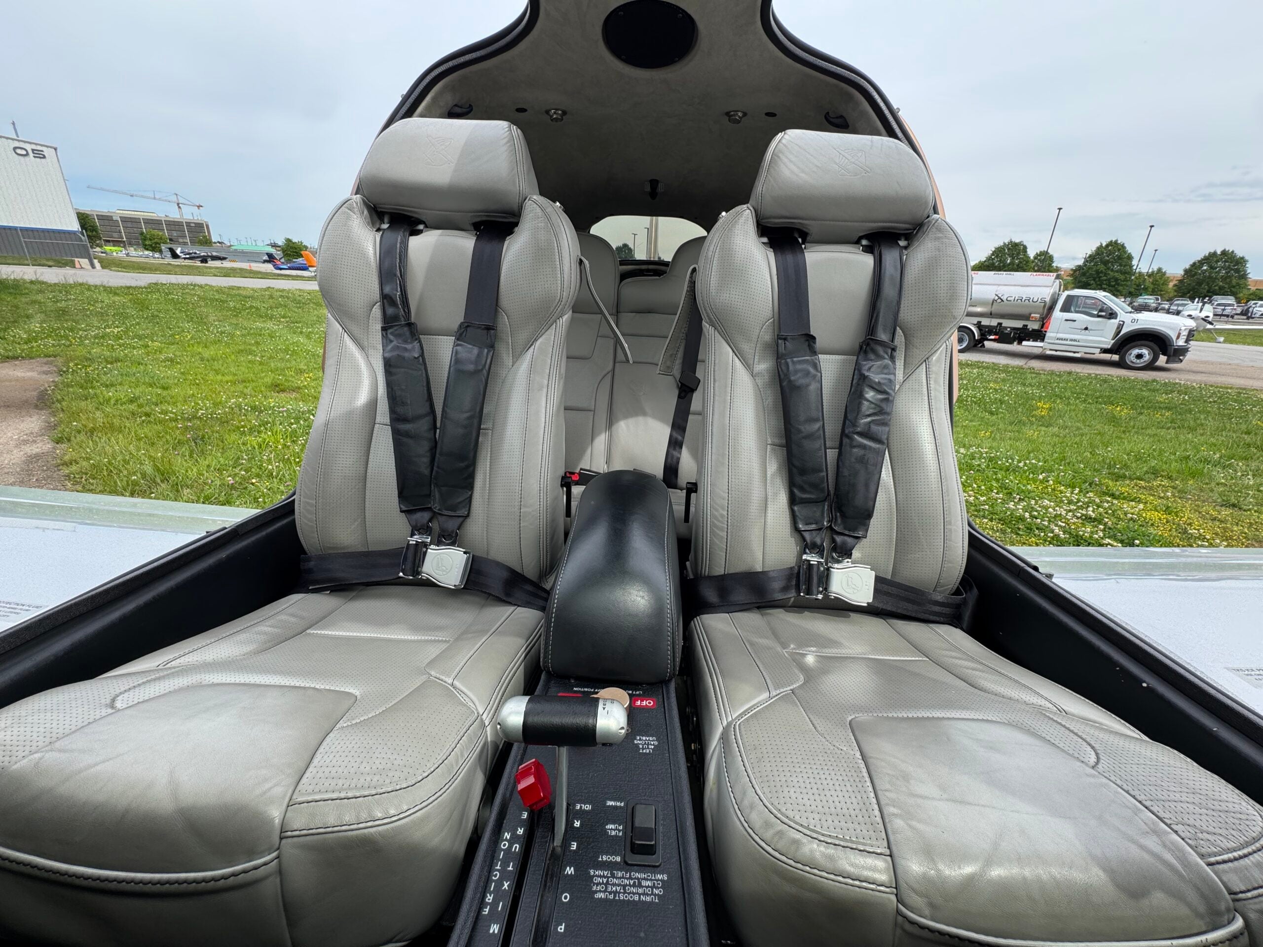 2017 Cirrus SR22 G6 GTS, photo 5