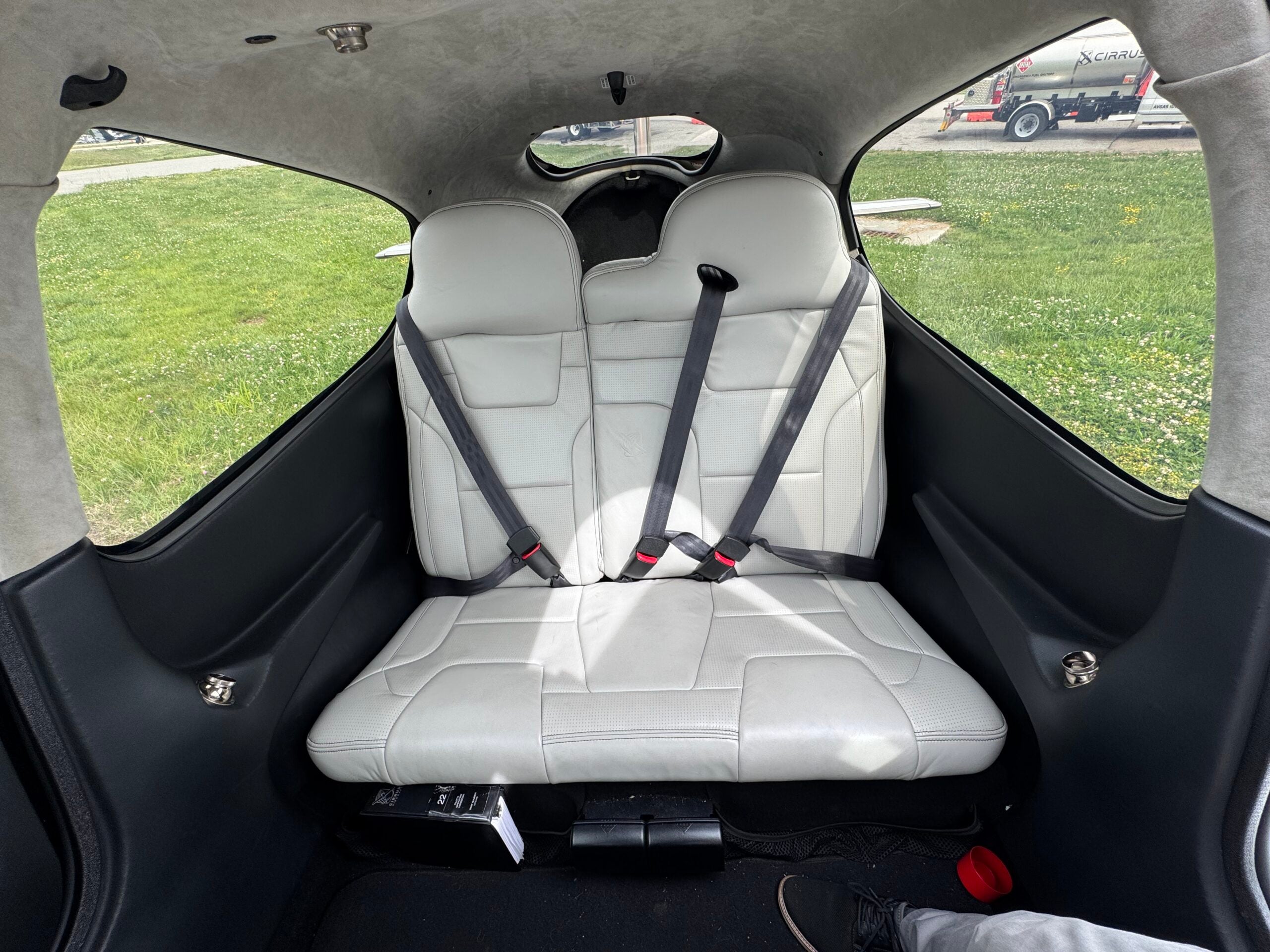 2017 Cirrus SR22 G6 GTS, photo 2