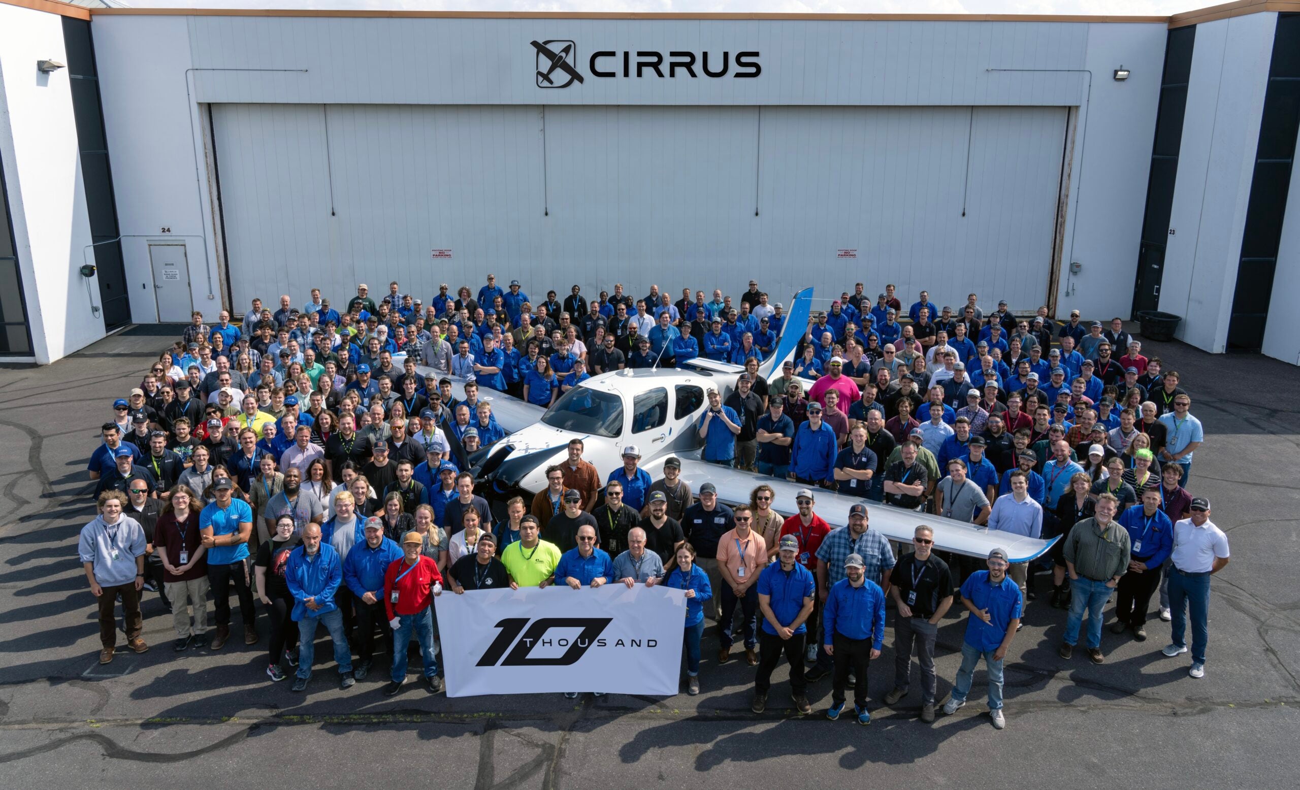 Cirrus employees with 10000 sr series