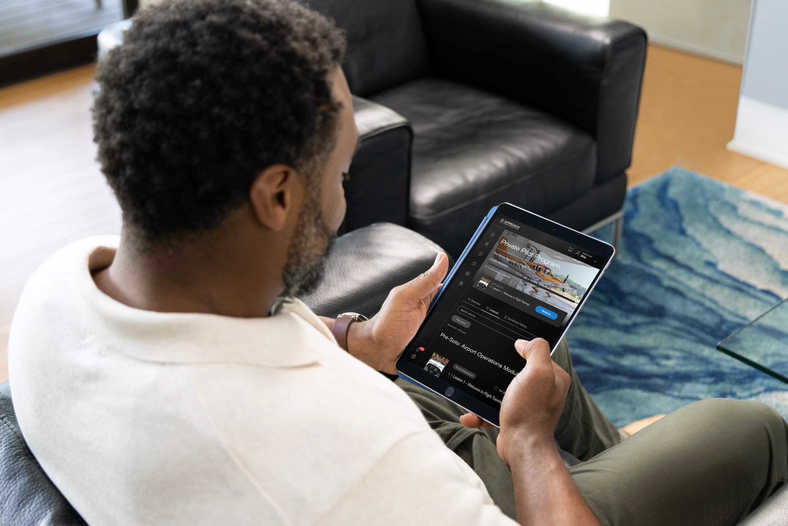 Student stuyding aviation on ipad